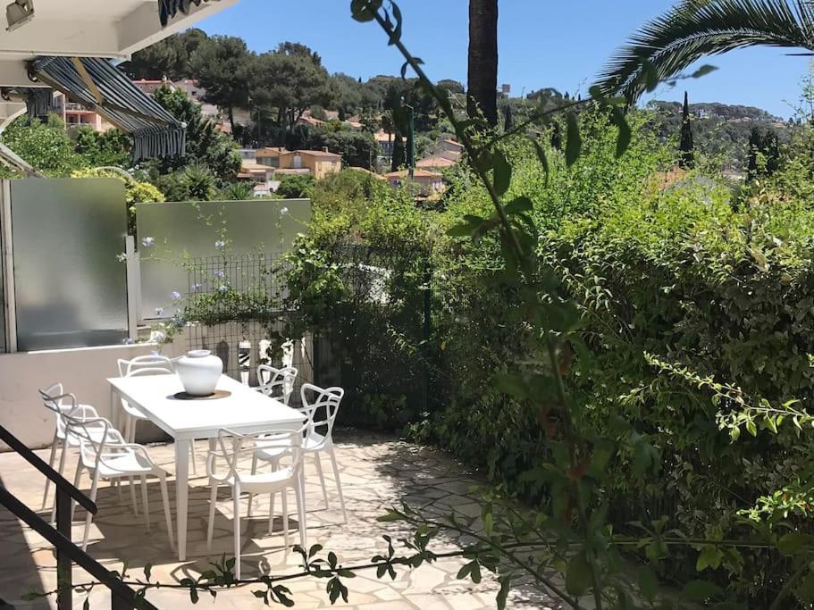 Bandol Roc Beach Vue Mer Grand T3 Face A La Plage Avec Parking Esterno foto