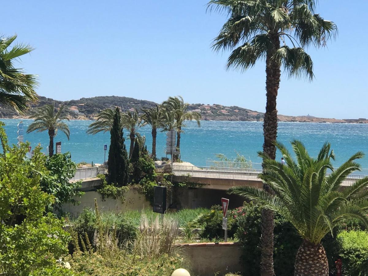 Bandol Roc Beach Vue Mer Grand T3 Face A La Plage Avec Parking Esterno foto