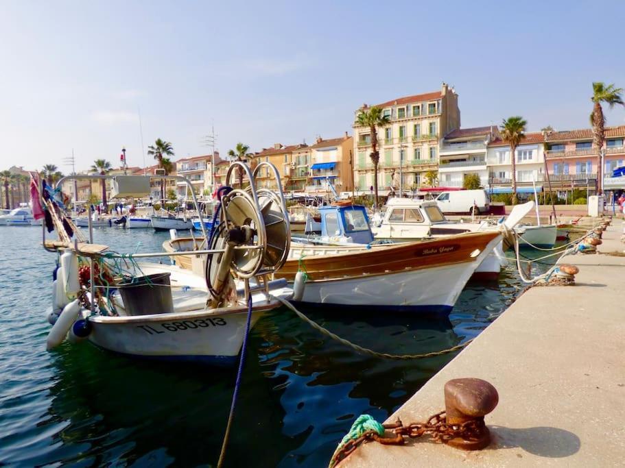 Bandol Roc Beach Vue Mer Grand T3 Face A La Plage Avec Parking Esterno foto